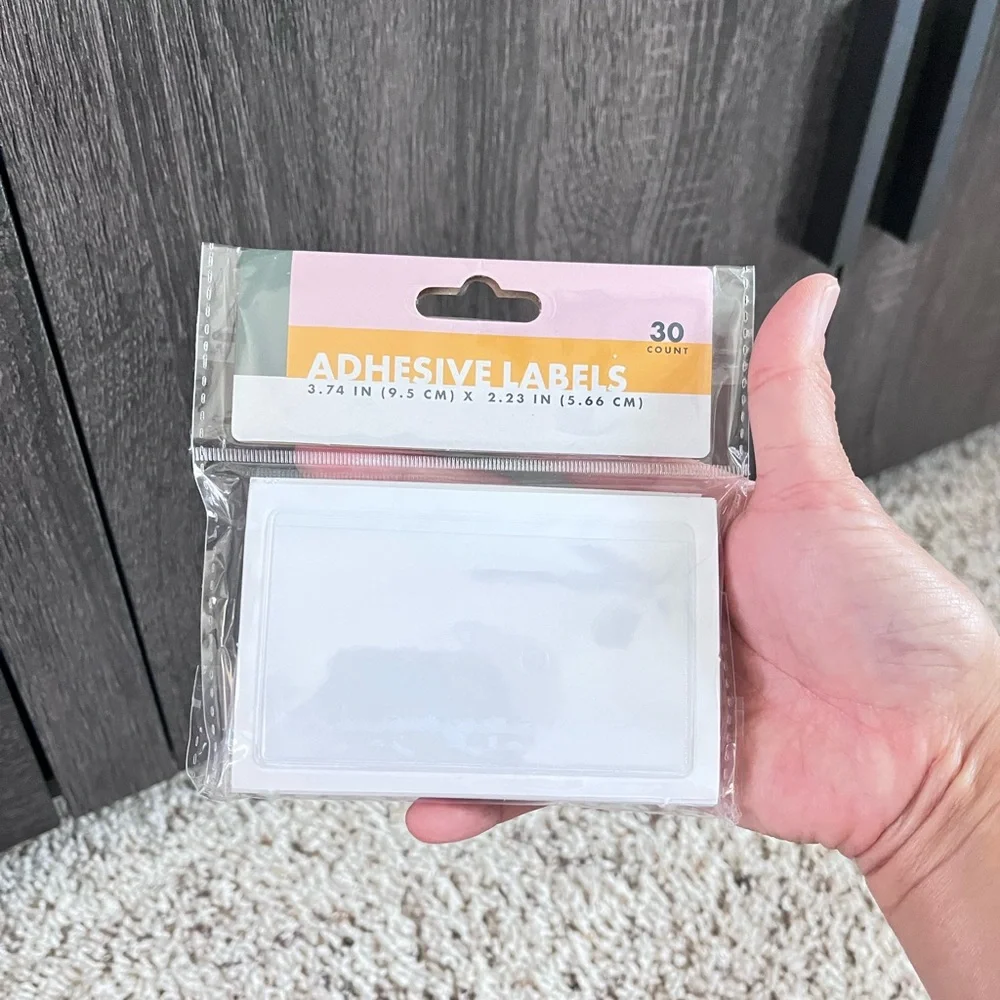 Target Bullseye 30ct. adhesive pockets.🎀